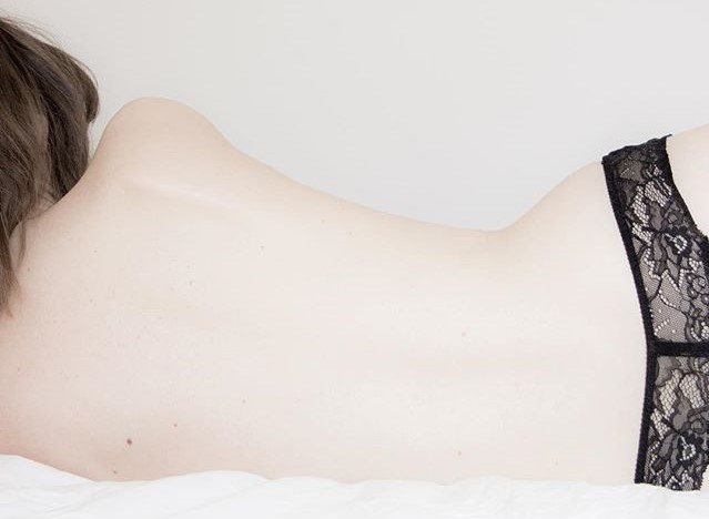 EE-3-31 Bibiana Ballbé desnuda como la periodista que dinamiza la creatividad