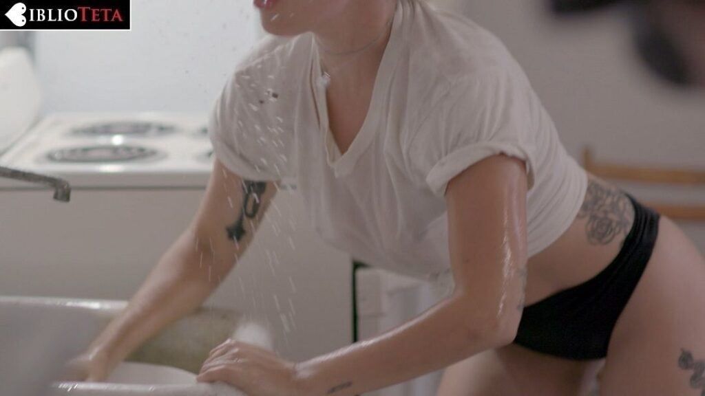 Lady-Gaga-Gaga-Five-Foot-Two-08-1024x576 El desnudo natural y documental de Lady Gaga