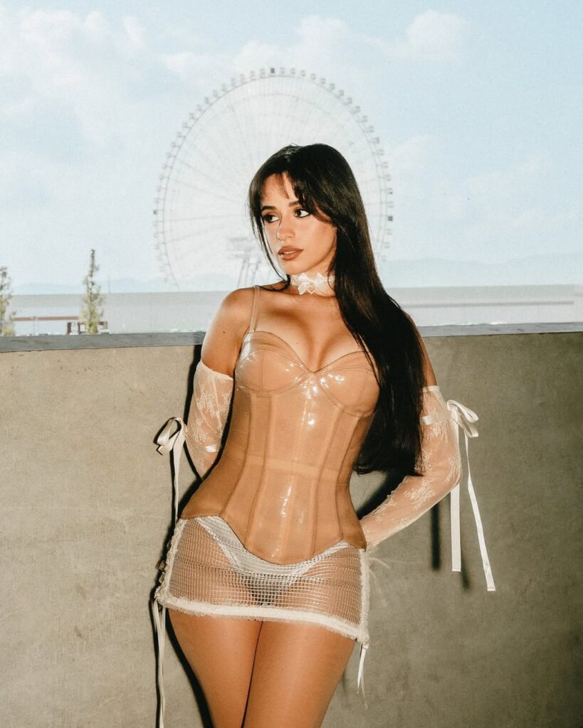 download-15c52ac82ef00a6fa-819x1024 Camila Cabello desnuda de Fifth Harmony al estrellato global en solitario