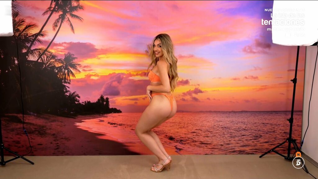 iQA0XrTu_o-1024x576 Descuidos y Desnudos en 'La isla de las tentaciones 9' | Sandra, Claudia, Nieves, Helena, Almudena, Cristina, Mara, Vita, Soraya, Noelia, Olatz, Estefanía, Alba | Culos, trios y tetas