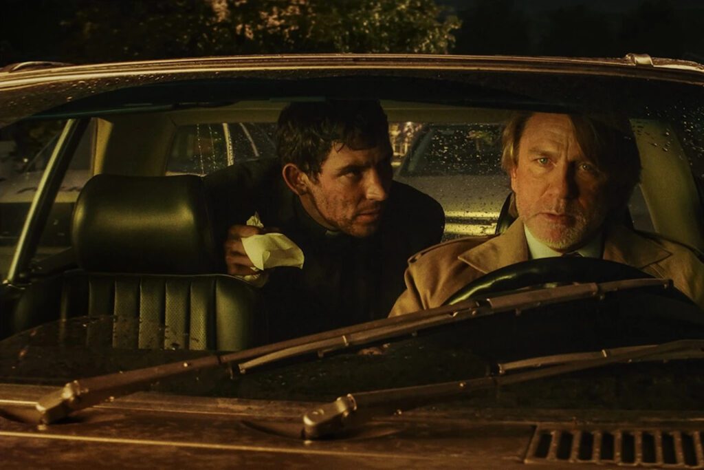 sade-mx-6006-1024x683 Crítica de Puñales por la espalda: De entre los muertos: Otro rey tuerto en el gran páramo audiovisual