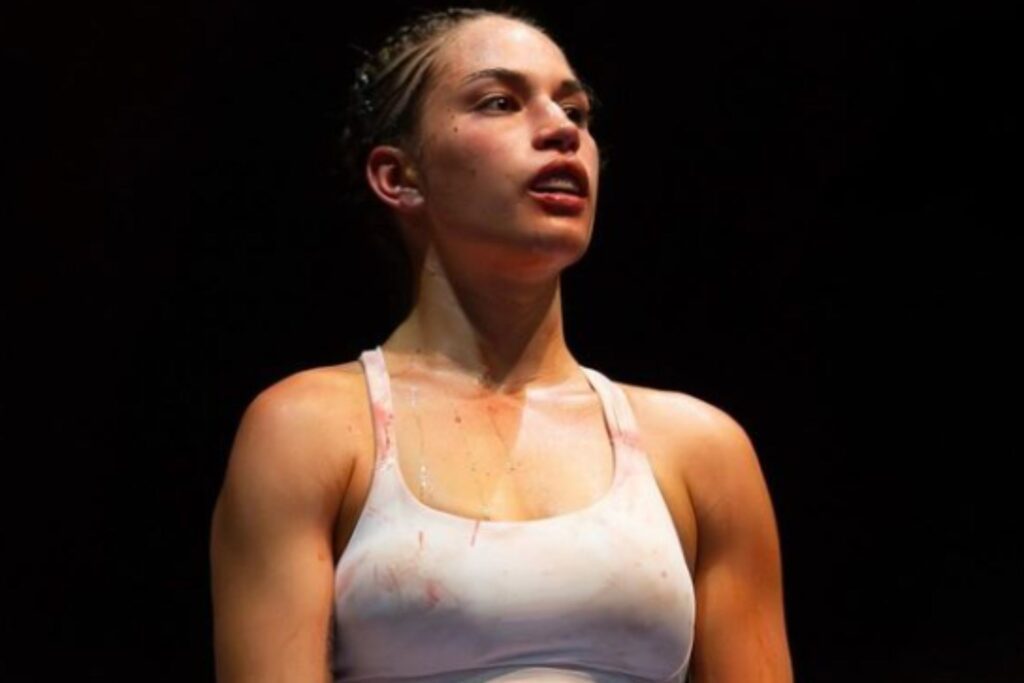 17030124519336-1024x683 Tania Álvarez desnuda la "violencia" más elegante del ring