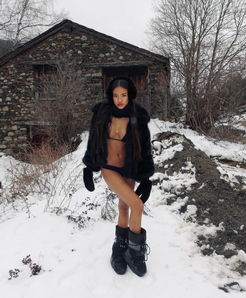 603939011_18555374368048257_5102972545331917910_n-846x1024 Nona Sobo desnuda la fragilidad luminosa de una nueva musa