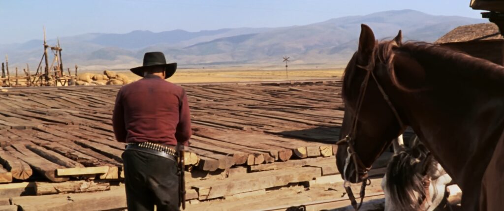 Captura-de-pantalla_1-12-2025_20509_www.youtube.com_-1024x429 La escena de apertura de 'Hasta que llegó su hora': arquitectura del silencio que funda un mito