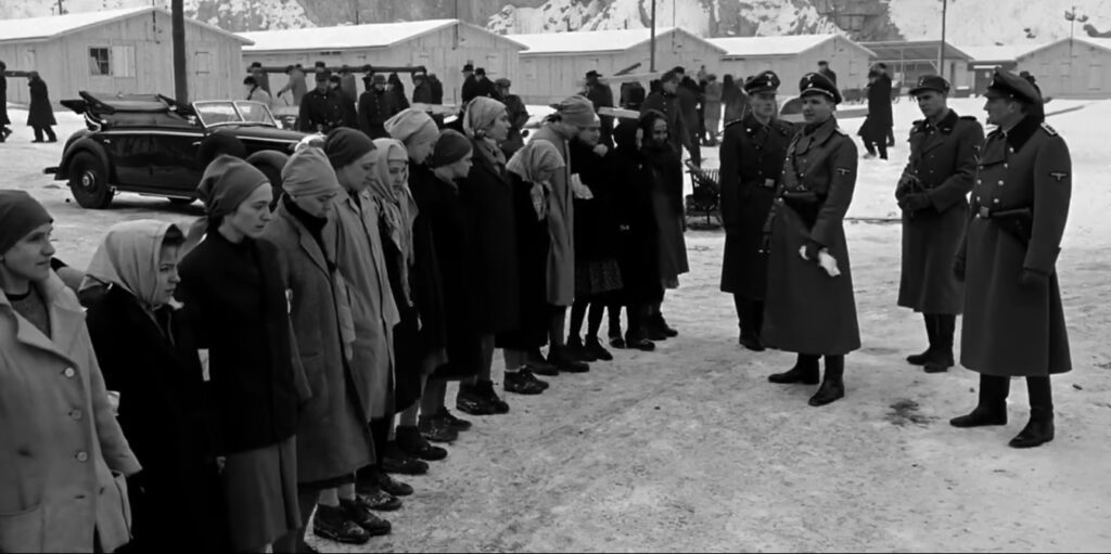 Captura-de-pantalla_23-12-2025_191823_www.youtube.com_-1024x511 El claroscuro del relato: por qué Steven Spielberg rehúye la apertura amplia en su mirada cinematográfica