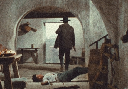 Captura-de-pantalla_26-12-2025_9124_www.youtube.com-fotor-202512269513 La arquitectura de la violencia cotidiana: análisis de un fotograma de El bueno, el feo y el malo