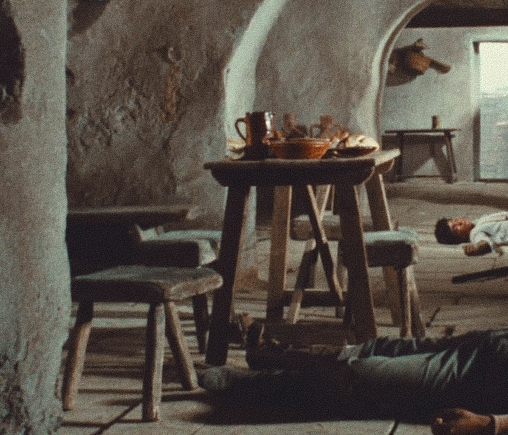 Captura-de-pantalla_26-12-2025_9124_www.youtube.com-fotor-202512269617 La arquitectura de la violencia cotidiana: análisis de un fotograma de El bueno, el feo y el malo