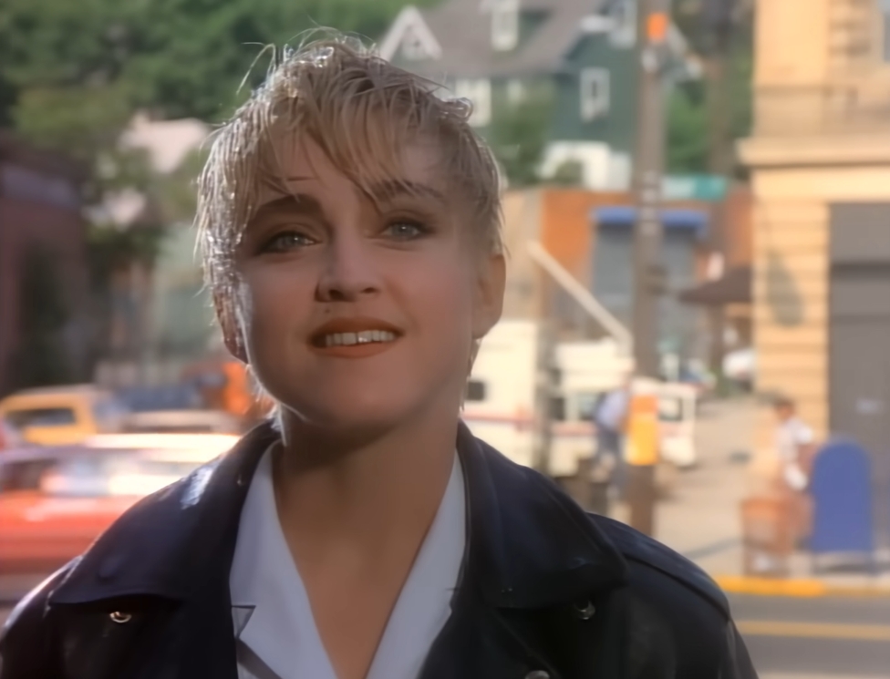 Captura-de-pantalla_28-12-2025_18039_www.youtube.com_ Papa don’t preach: cuando el pop aprendió a discutir con la autoridad