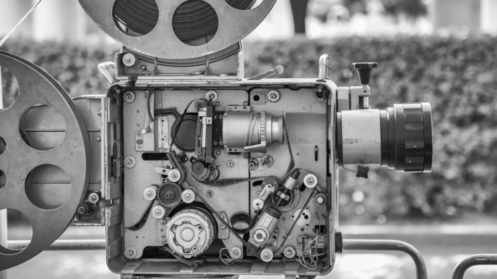 film-camera-1024x576 24 fotogramas por segundo: el pacto invisible que dio forma al cine