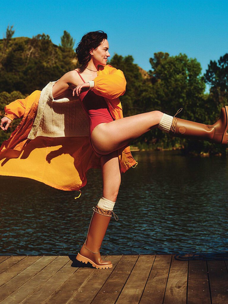 tumblr_7022cf9c1b3fc5ee8ad48912bae81f8a_1740bd7a_1280-768x1024 La heroína en el andamio: Daisy Ridley y el vértigo del cine de acción contemporáneo