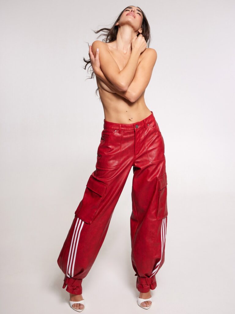 616072615_18552076855060125_3023655321064332887_n-768x1024 Lidia Torrent desnuda el deseo de nuevo en First Dates | Pechos, culo y figura de escándalo