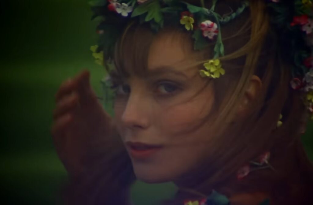 Captura-de-pantalla_11-1-2026_194930_www.youtube.com_-1-1024x670 La belleza de la mujer en el cine: rostros, escenas y el arte de ser mirada