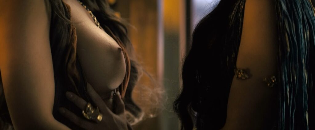 Captura-de-pantalla_11-1-2026_94625_imgbox.com_-1024x424 Spartacus House of Asher y los desnudos de Tenika Davis, Ivana Baquero, Jamaica Vaughan, Eden Hart, India Shaw-Smith