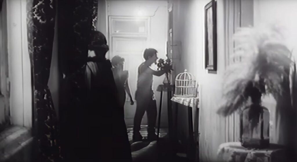 Captura-de-pantalla_28-1-2026_204025_www.youtube.com_-1024x558 Lobo hombre en París: la elegancia melancólica de una metamorfosis sonora