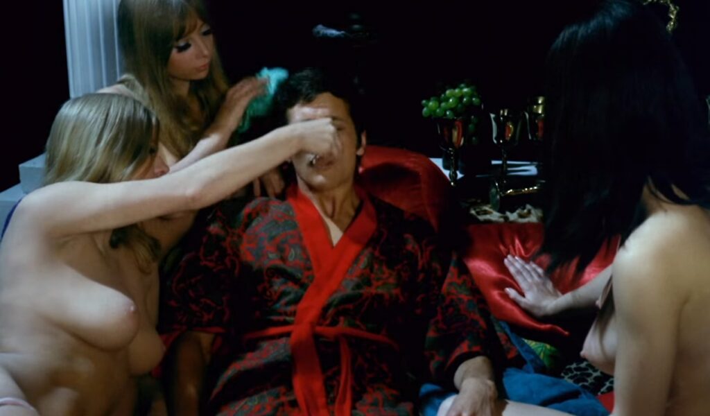 Captura-de-pantalla_4-1-2026_104625_www.youtube.com_-1024x600 Videoclub: Ver 'Zeta One (1969)': espionaje pop, erotismo pulp y la ciencia ficción que se coló por la puerta de atrás