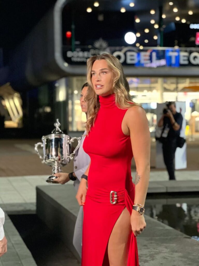 G0J18Z3XIAAgQfr-768x1024 Aryna Sabalenka desnuda la sinfonía del estruendo y la redención