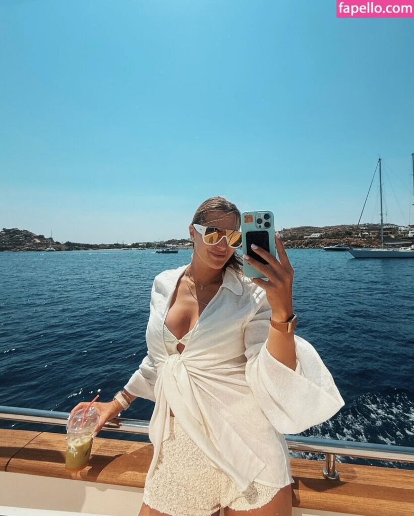 aryna-sabalenka_0241-821x1024 Aryna Sabalenka desnuda la sinfonía del estruendo y la redención