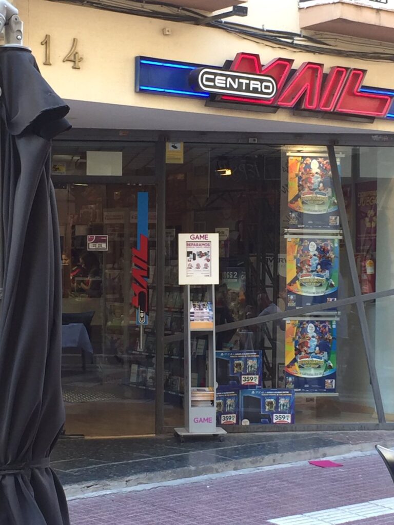 b93dd5bdfa133082f99706fdfc36c8d0d8f4a3c4-768x1024 La segunda revolución del videojuego en España: cuando el mando sustituyó a la moneda