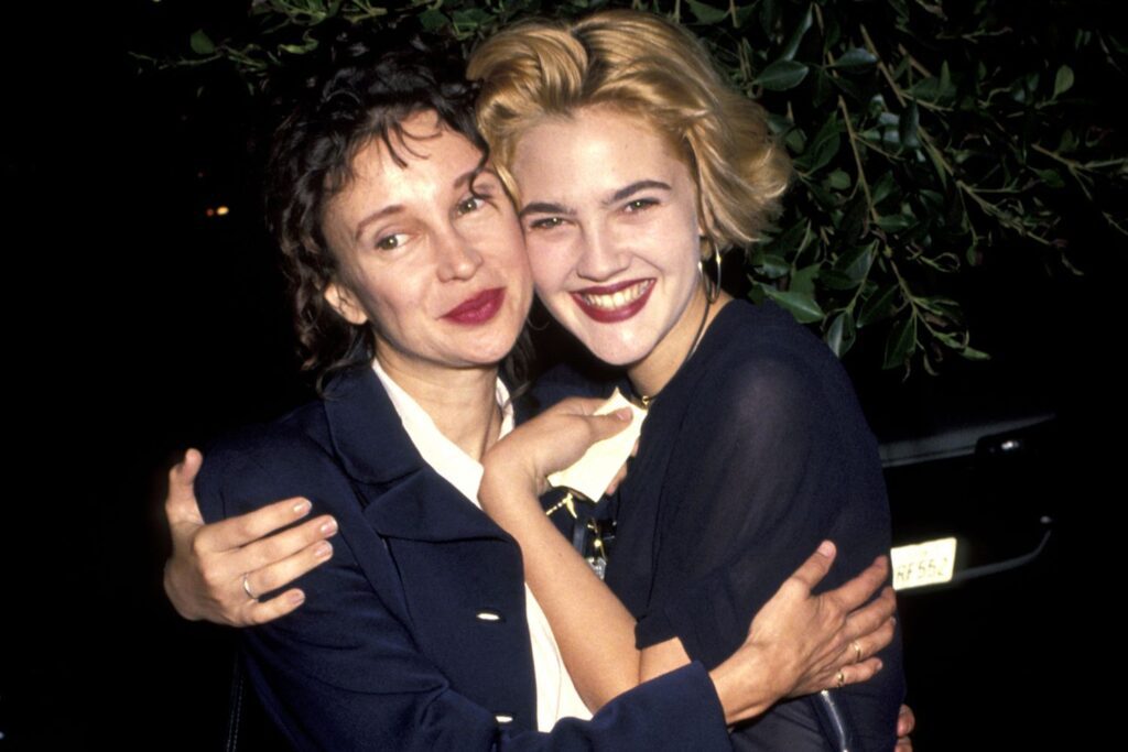 drew-barrymore-jaid-barrymore-1-8d9b40da62aa49c3bf1f22bffcb0098a-1024x683 Madres, hijas y la herencia del rostro