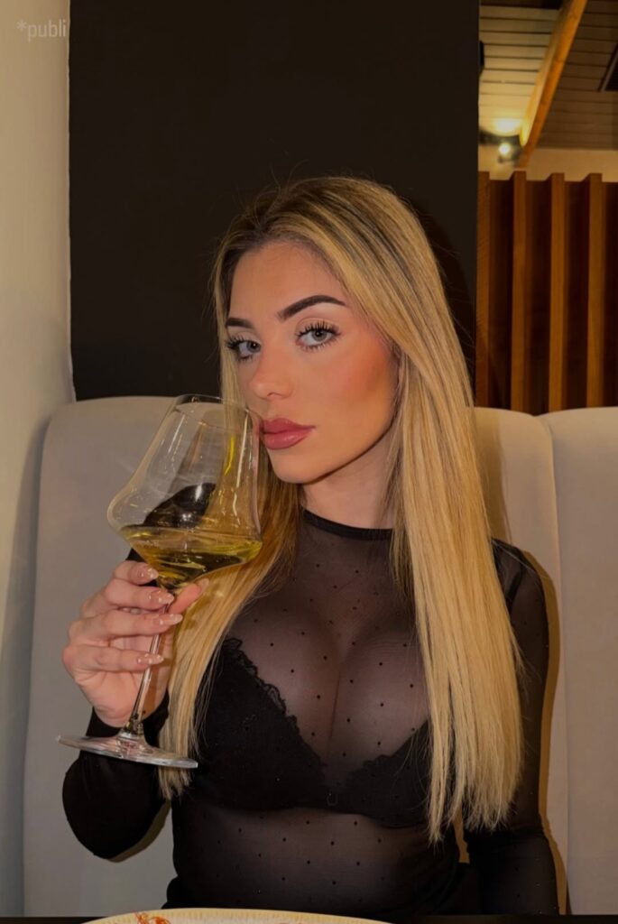 13217-685x1024 Claudia Chacón desnuda o descuido en Supervivientes 2026?