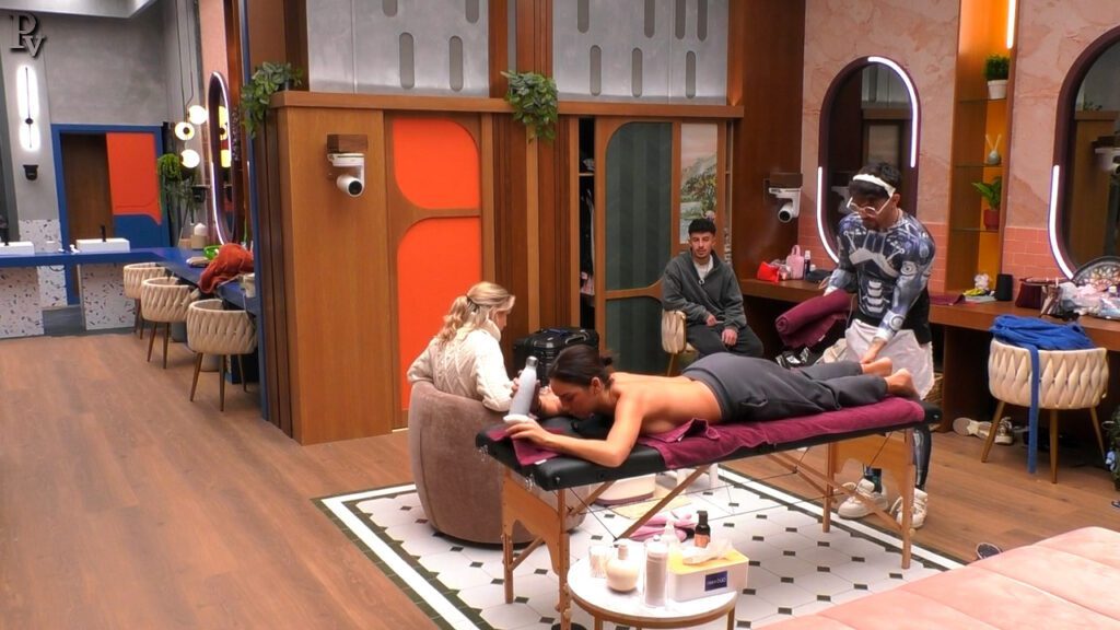 20gZL3bv_o-1024x576 Desnudos y descuidos Gran Hermano + Duo + Uno + casting | Annita Williams, Raquel Salazar, Belén Rodríguez, Carmen Borrego, Cristina Piaget, Sonia Madoc