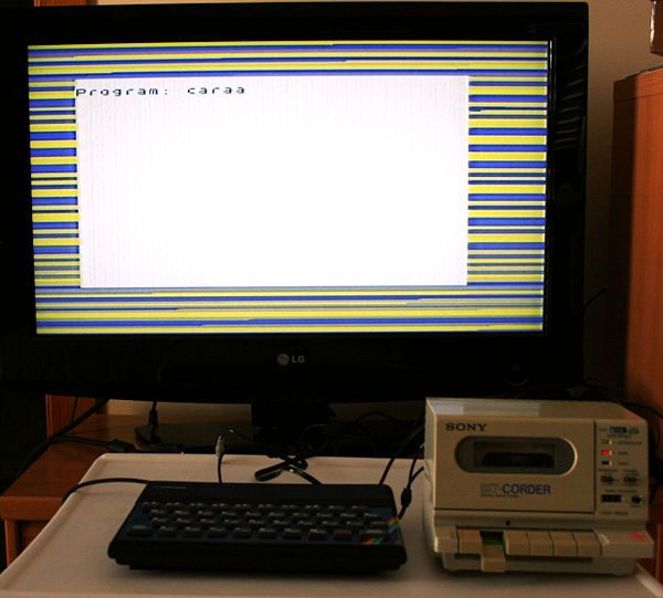 600px-IMG_1844 El choque de estéticas: minimalismo frente a brutalismo industrial