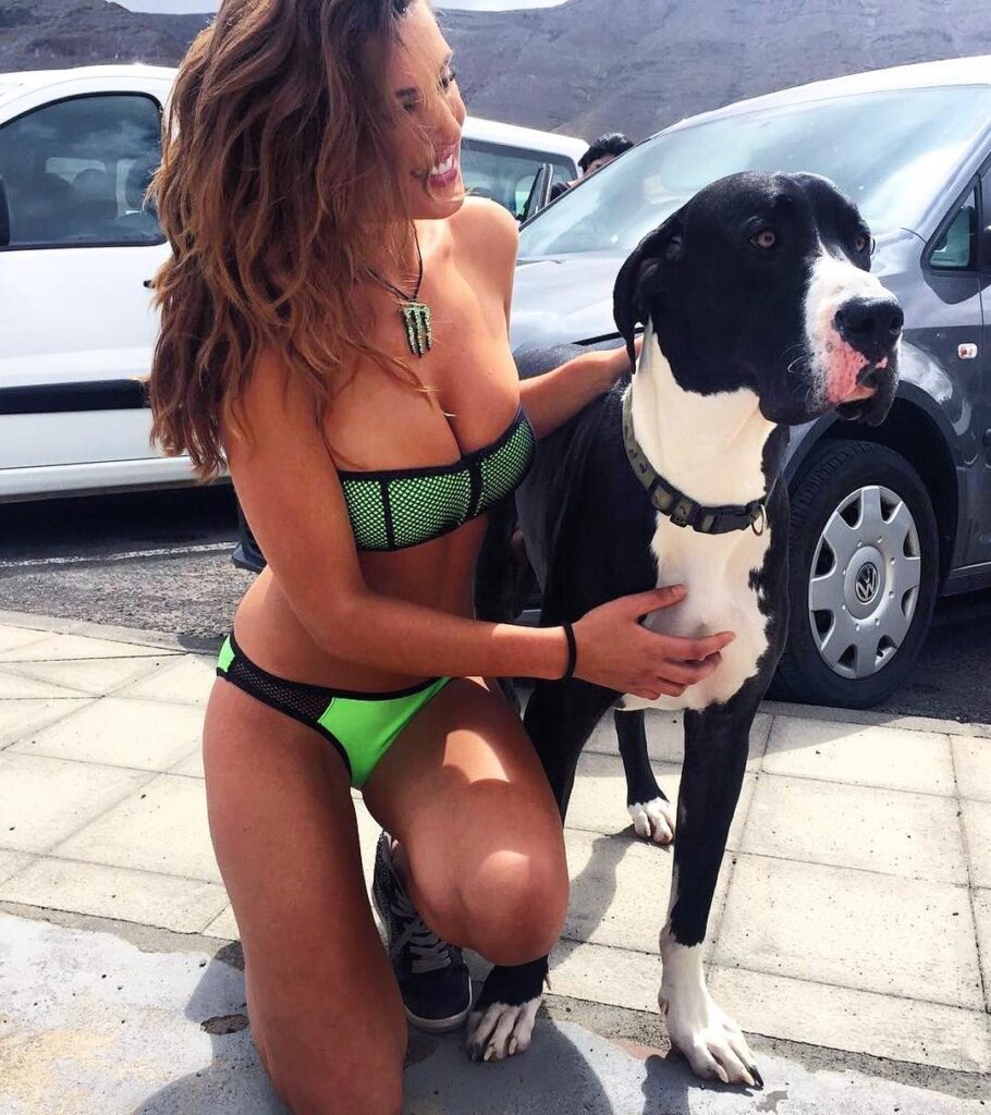 Barbara_Amerigo_034-910x1024 Bárbara Amérigo desnuda como la "Monster Girl": Un icono de la fantasía oscura y la sensualidad gótica