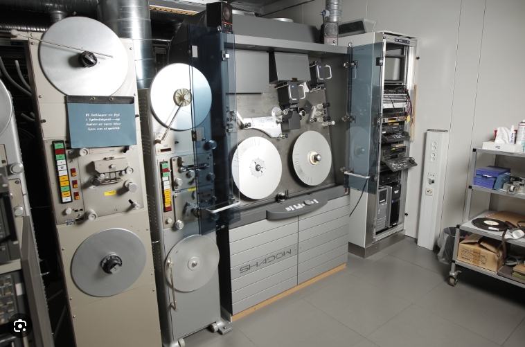 Captura-de-pantalla_22-2-2026_19371_www.google.com_ Philips spirit datacine: cuando el celuloide aprendió a hablar en digital