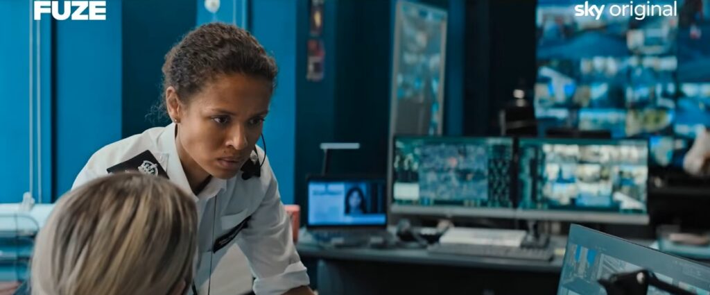 Captura-de-pantalla_6-2-2026_191114_www.youtube.com_-1024x425 Cuando la imagen perdió su peso: del volumen físico de John Badham a la planicie digital de David Mackenzie