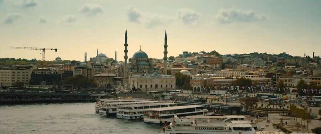 Captura-de-pantalla_6-2-2026_192410_www.youtube.com_-1024x427 Cuando la imagen perdió su peso: del volumen físico de John Badham a la planicie digital de David Mackenzie