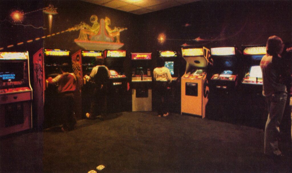 Fotografias-de-los-salones-recreativos-de-los-80-27-1024x606 Los templos de neón: las salas recreativas como catedrales de los 80