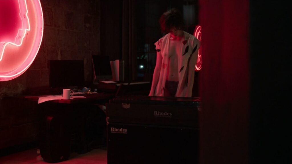 hjFh7qTY_o-1024x576 Rebecca Hall y el arte del rostro que sugiere deseo erótico