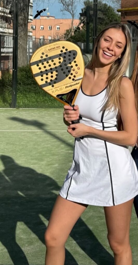 21171-532x1024 La mirada velada de Celia Gimeno al desnudo: entre la carne y el vacío