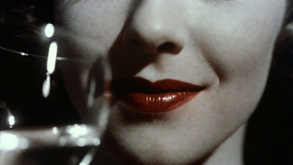 9bcb9bda-28bb-45aa-b60e-89c125d608e7-1024x576 La luz verde de Eleine Marlowe, la primera novela cinematográfica de la historia | Completa