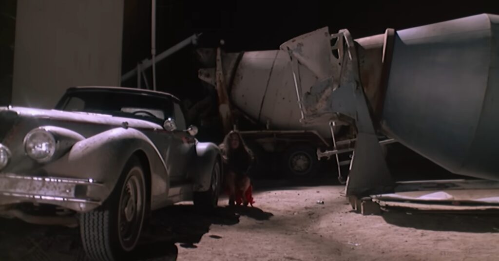 Captura-de-pantalla_13-3-2026_193527_www.youtube.com_-1024x536 Ver gratis 'Valle Radiactivo' (1986): cuando el desierto es más interesante que la película