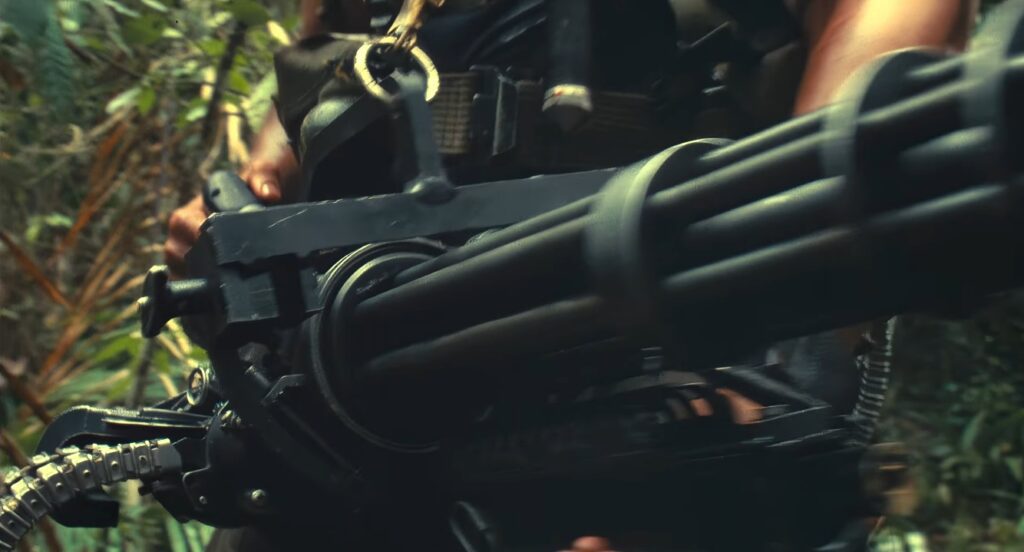 Captura-de-pantalla_3-3-2026_202433_www.youtube.com_-1024x552 La jungla como delirio balístico: cuando John McTiernan convirtió el músculo en vacío