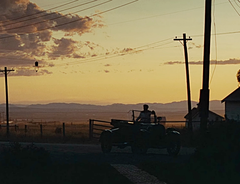 Captura-de-pantalla_9-3-2026_20340_www.youtube.com-fotor-20260309201017 Análisis de fotograma: La hora dorada del recuerdo en El río de la vida