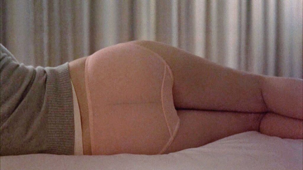 scarlett_johansson_lost_in_translation-1qltz73-fotor-202603287234-1024x576 La mujer observada: anatomía del deseo en el plano voyeur