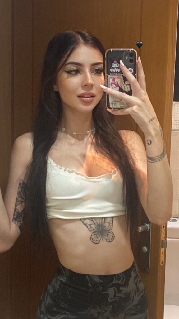 1661276883464-576x1024 GyalJade desnuda la construcción de una identidad visual