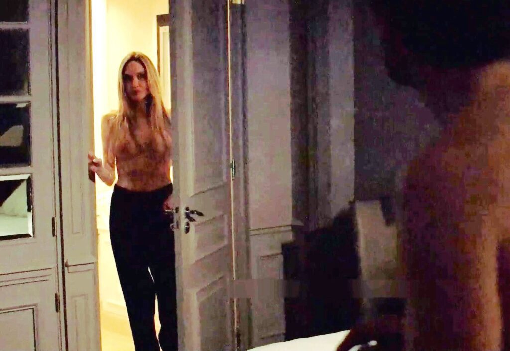 Angelina-Jolie-y-su-desnudo-en-Couture-2025-1-1024x705 Angelina Jolie y su desnudo en Couture (2025)