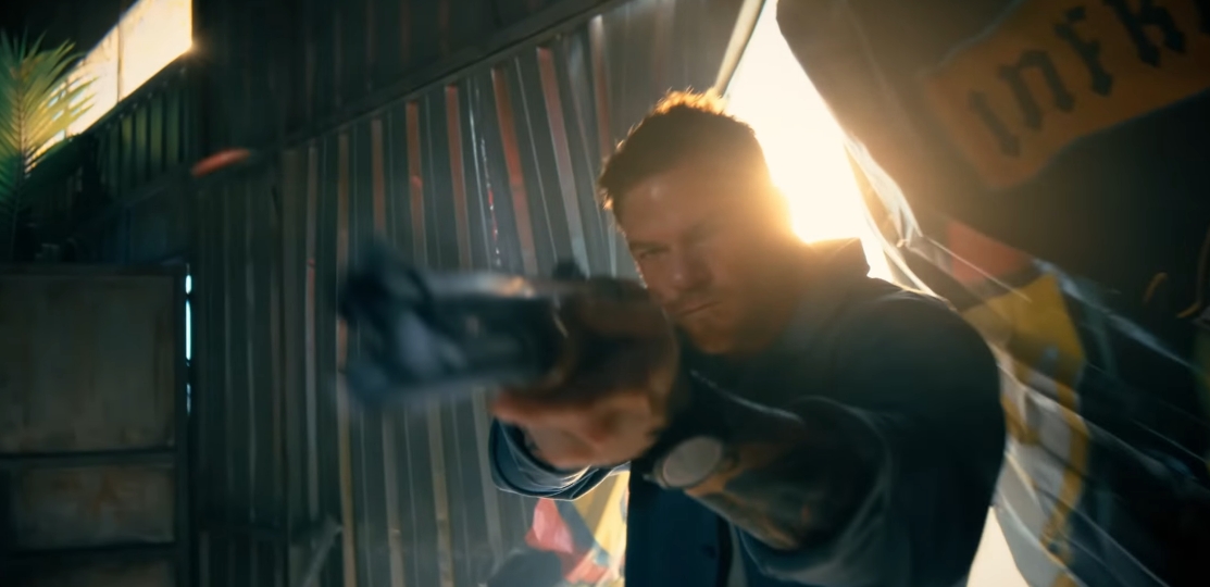 Ritchson en ‘Runner’ (2026): el cuerpo como proyectil, el tiempo como enemigo