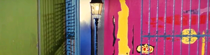 Captura-de-pantalla_4-4-2026_94425_www.youtube.com-fotor-2026040495435 El beso bajo el artificio: geometría del deseo en Los paraguas de Cherburgo