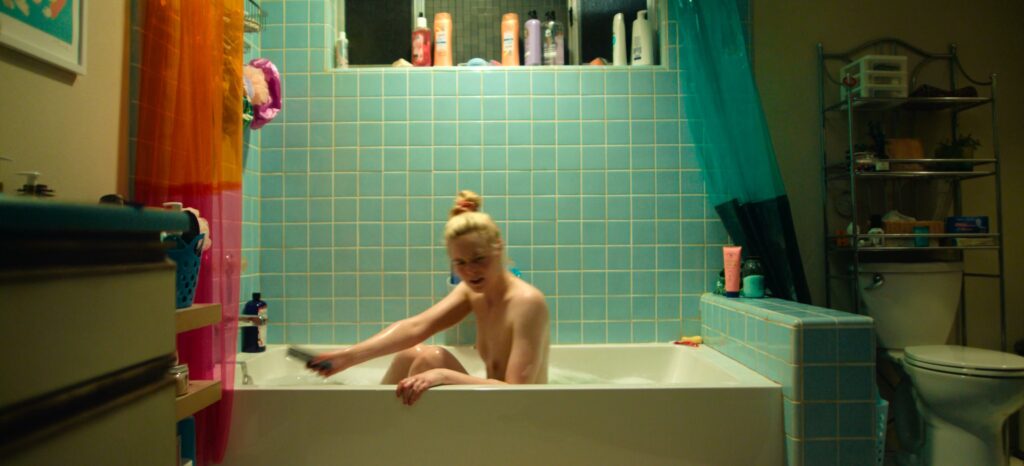 GER150v4_o-1024x466 La metamorfosis desnuda de Elle Fanning: desmitificando el cuerpo en Margo’s Got Money Troubles