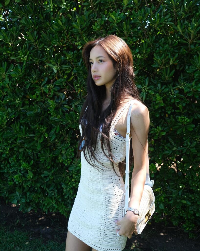 IMG_0599-819x1024 Lisa BlackPink desnuda maestría de movimiento y aura escénica