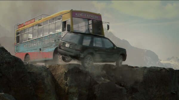 dc1b2419122601253d6679efec1ed4d3-600x338-1 El pulso invisible del director: Collet-Serra entre Equipaje de mano e Ice Road: Vengeance