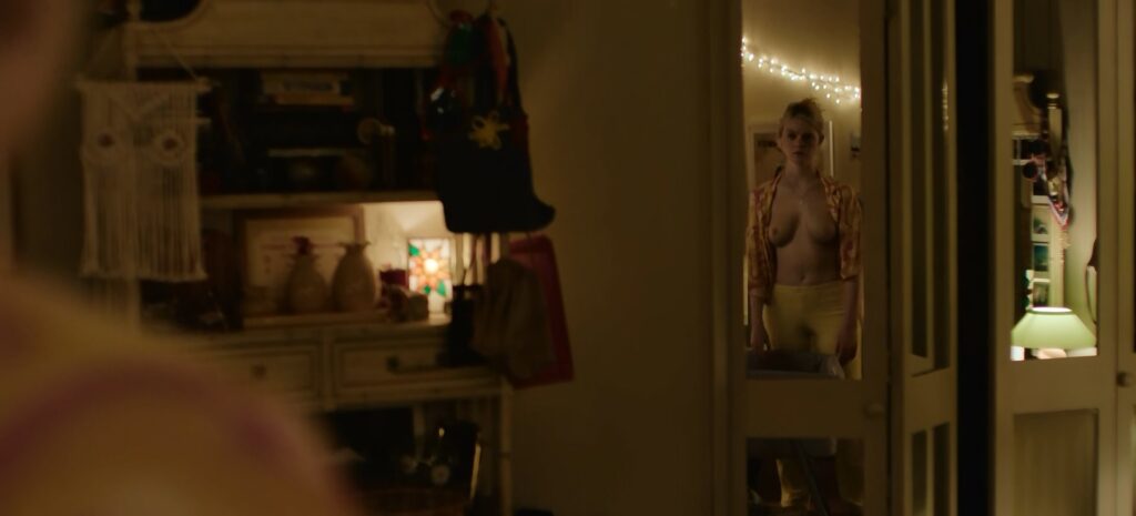 rdqhrpn0_o-1024x465 La metamorfosis desnuda de Elle Fanning: desmitificando el cuerpo en Margo’s Got Money Troubles